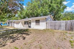 Picture of 129 NW Lincoln Circle N, St Petersburg, FL 33702