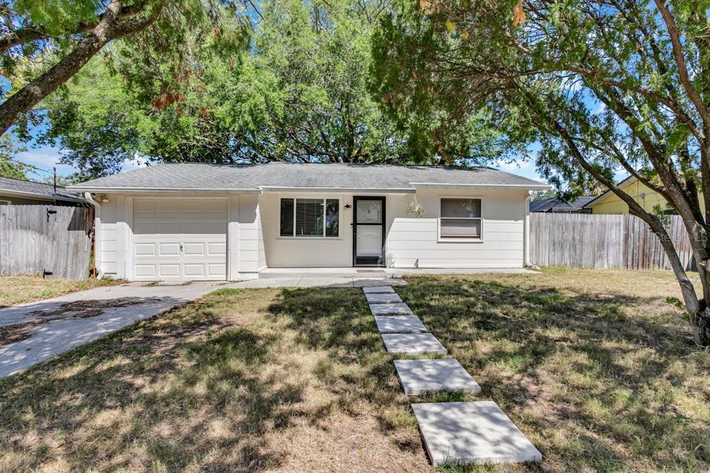 Picture of 129 NW Lincoln Circle N, St Petersburg, FL 33702