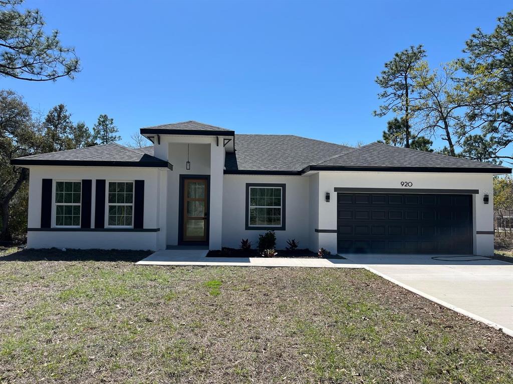 Picture of 920 W Ludlum Street, Dunnellon, FL 34434