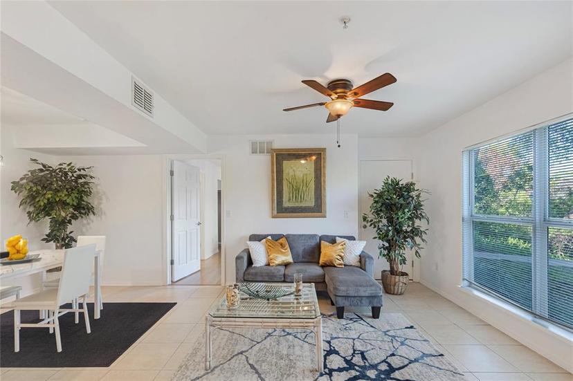 Picture of 455 Alt 19 Unit 111, Palm Harbor FL 34683