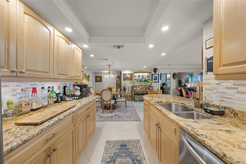 Picture of 101 Sunset Drive Unit 102, Sarasota FL 34236
