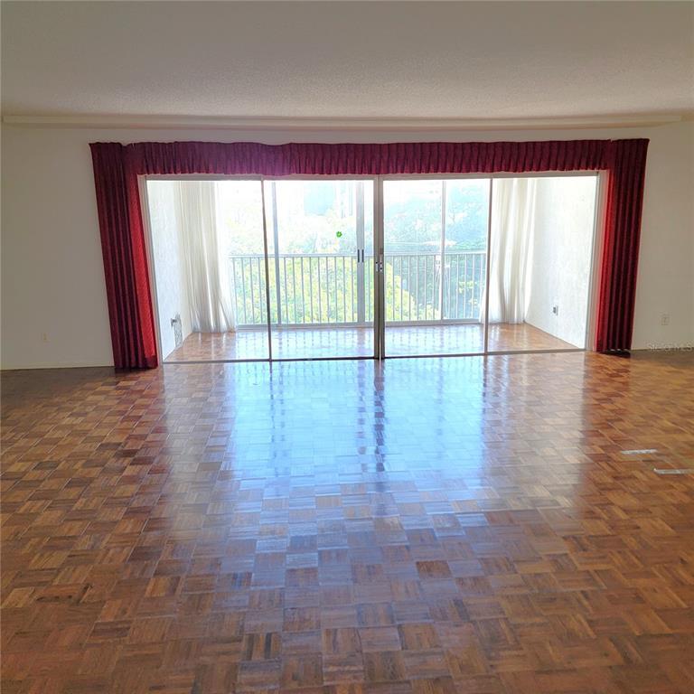 Picture of 435 S Gulfstream Avenue Unit 605, Sarasota FL 34236