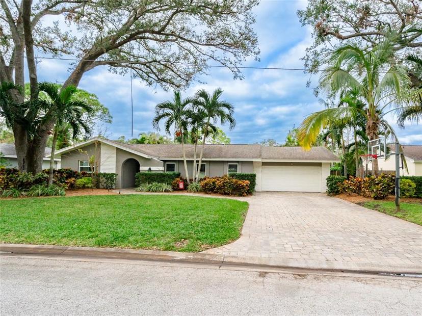 Picture of 1397 88Th Avenue N, St Petersburg FL 33702