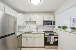 Picture of 117 7Th Street N Unit 5, Bradenton Beach, FL 34217