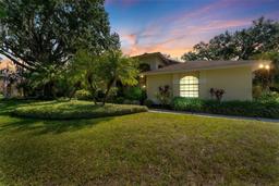 Picture of 3022 Forest Club Drive, Plant City, FL 33566