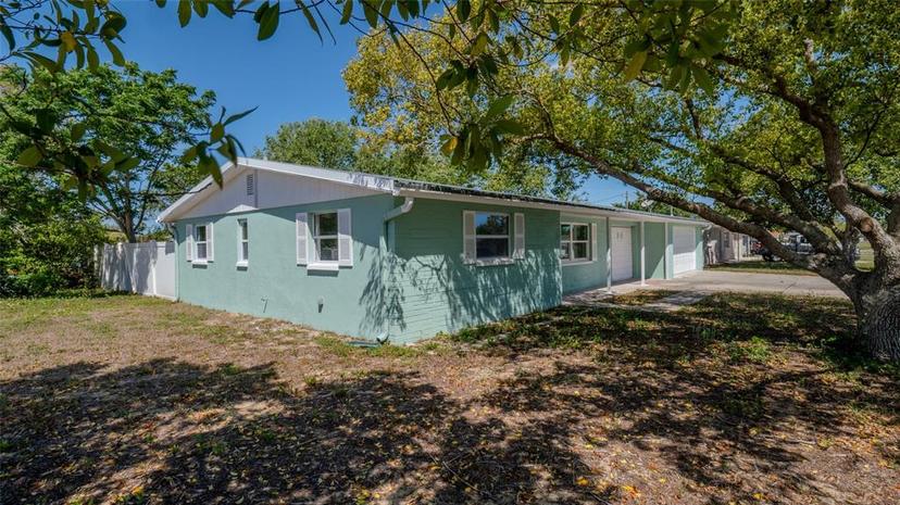 Picture of 12713 College Hill Drive, Hudson FL 34667