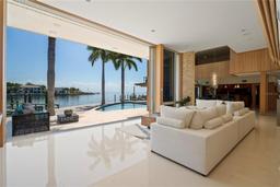 Picture of 10 Brightwaters Circle Ne, St Petersburg, FL 33704