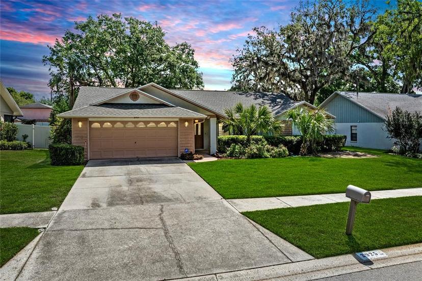 Picture of 2925 Starmount Drive, Valrico FL 33596