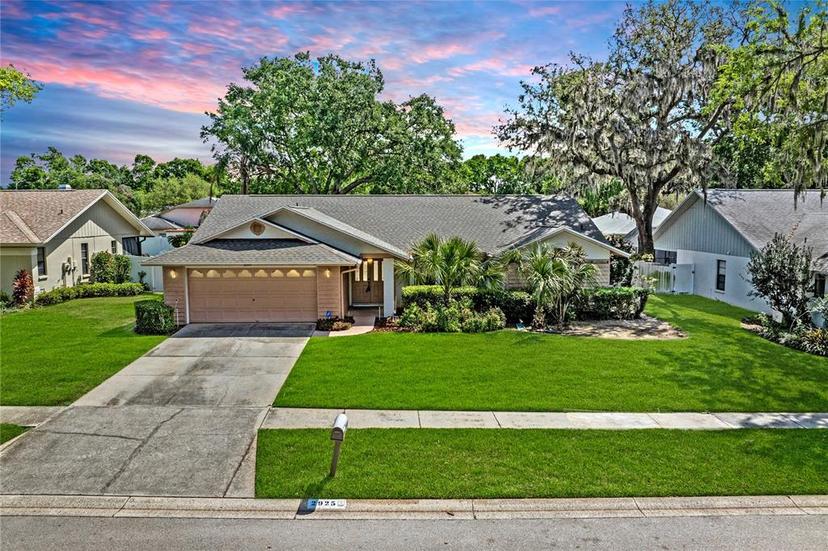 Picture of 2925 Starmount Drive, Valrico FL 33596
