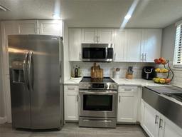 Picture of 9007 Pebble Creek Drive Unit 9007, Tampa, FL 33647