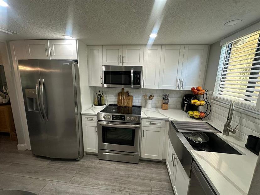 Picture of 9007 Pebble Creek Drive Unit 9007, Tampa FL 33647