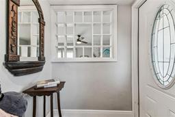 Picture of 610 N Woodlynne Avenue, Tampa, FL 33609