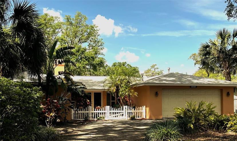 Picture of 2121 Suzanne Drive, Mount Dora FL 32757