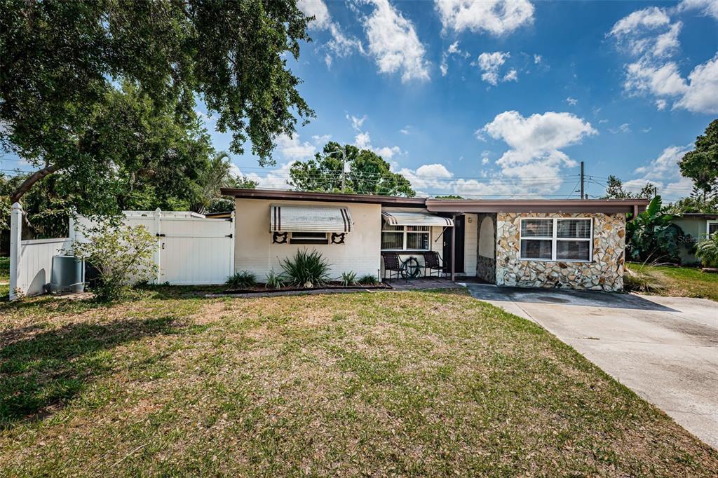 Picture of 11831 104Th Lane, Largo, FL 33773