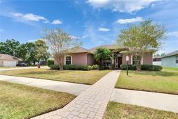 Picture of 1742 Oakwood Estates Drive, Plant City, FL 33563