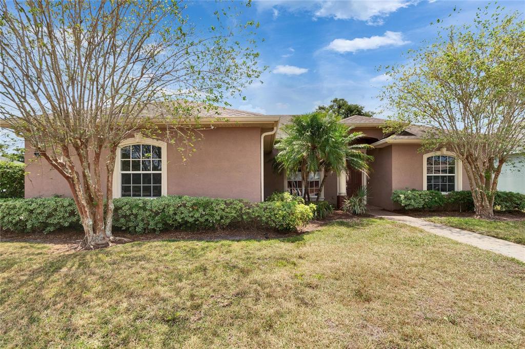 Picture of 1742 Oakwood Estates Drive, Plant City, FL 33563