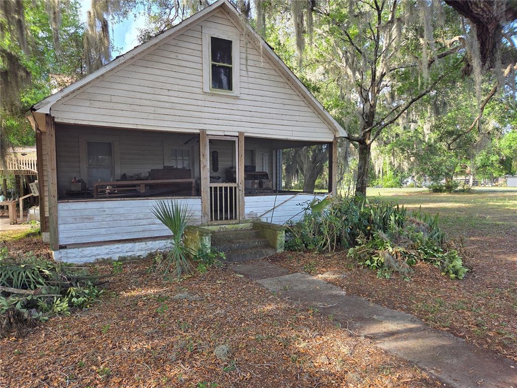 Picture of 350 Cassady Street, Umatilla, FL 32784