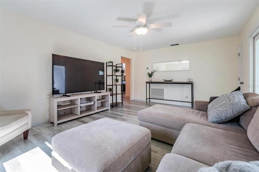 Picture of 4568 67Th Street N, St Petersburg FL 33709