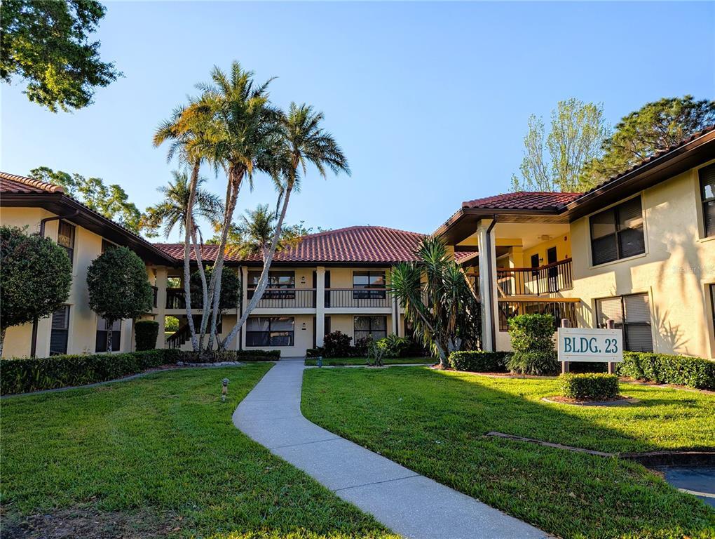 Picture of 2306 Hammock Pine Boulevard Unit 2306, Clearwater, FL 33761