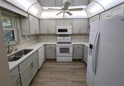 Picture of 2306 Hammock Pine Boulevard Unit 2306, Clearwater, FL 33761