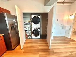 Picture of 10 N Summerlin Avenue Unit 25, Orlando, FL 32801