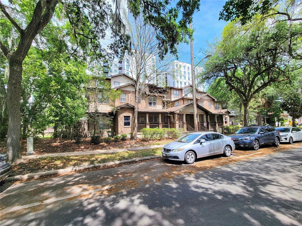 Picture of 1220 SW 1St Avenue Unit 307, Gainesville, FL 32601