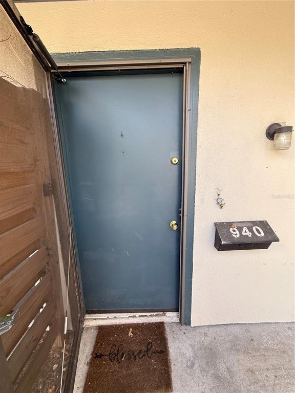 Picture of 940 Byron Court Unit 17C, Sarasota FL 34243