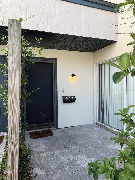 Picture of 940 Byron Court Unit 17C, Sarasota FL 34243