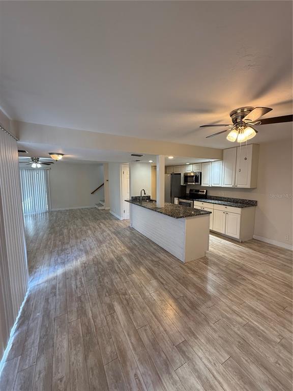 Picture of 940 Byron Court Unit 17C, Sarasota FL 34243