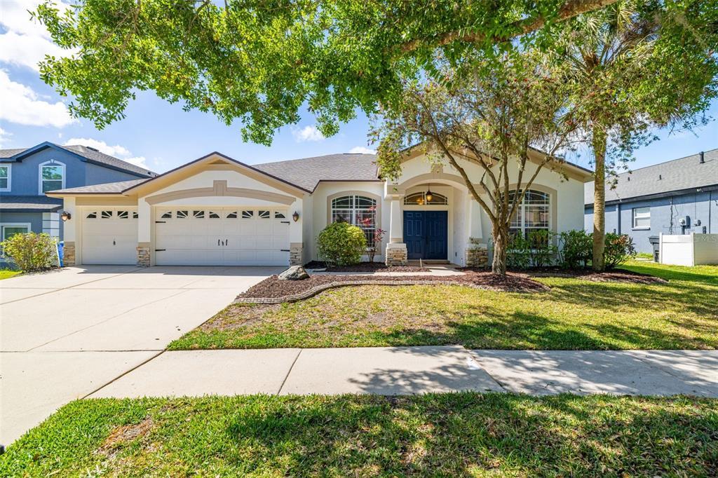 Picture of 14806 Heronglen Drive, Lithia, FL 33547