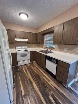 Picture of 31900 Blanton Lane, Tavares, FL 32778