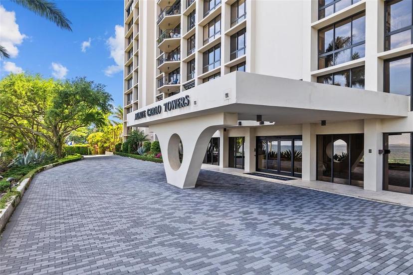Picture of 3301 Bayshore Boulevard Unit 503, Tampa FL 33629