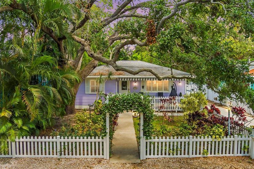 Picture of 522 James Street, Dunedin, FL 34698