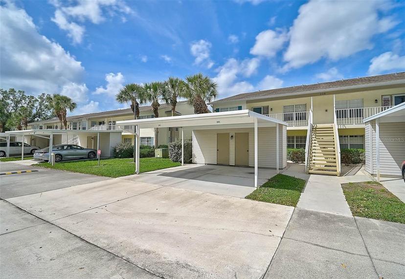 Picture of 208 Silver Lake Drive Unit 101, Venice FL 34292