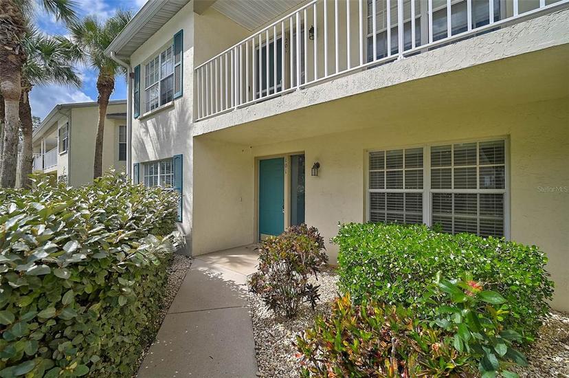 Picture of 208 Silver Lake Drive Unit 101, Venice FL 34292