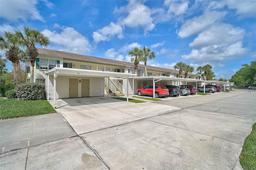 Picture of 208 Silver Lake Drive Unit 101, Venice, FL 34292