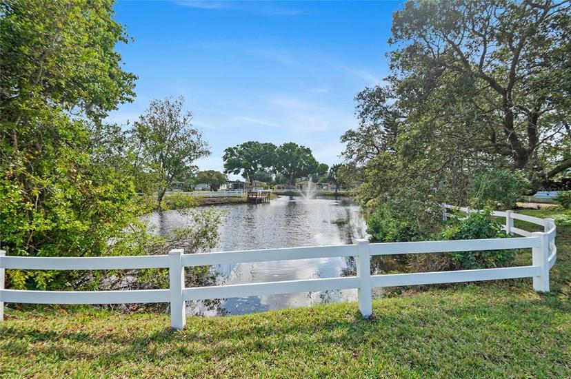 Picture of 501 Santa Fe Road, Tavares FL 32778