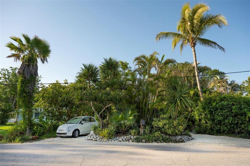 Picture of 313 Palmetto Road W, Nokomis FL 34275