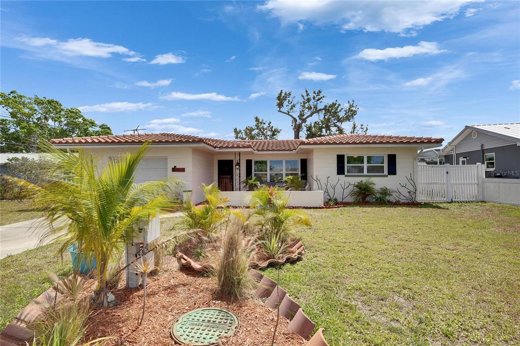 Picture of 105 6Th Street Nw, Ruskin, FL 33570