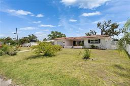 Picture of 105 6Th Street Nw, Ruskin, FL 33570