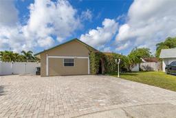 Picture of 11242 Stone Gate Court, Orlando, FL 32837