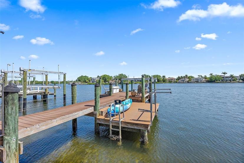Picture of 2320 Coffee Pot Boulevard Ne, St Petersburg FL 33704