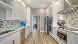 Picture of 6105 Winchester Place, Sarasota, FL 34243