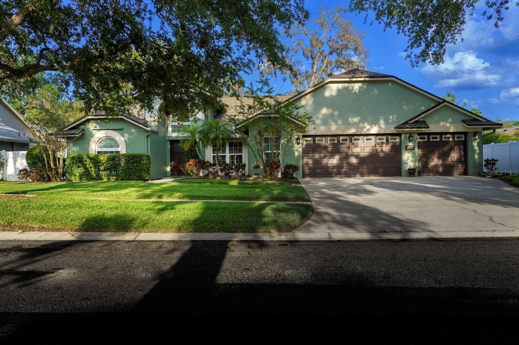Picture of 12817 Wallingford Drive, Tampa, FL 33624