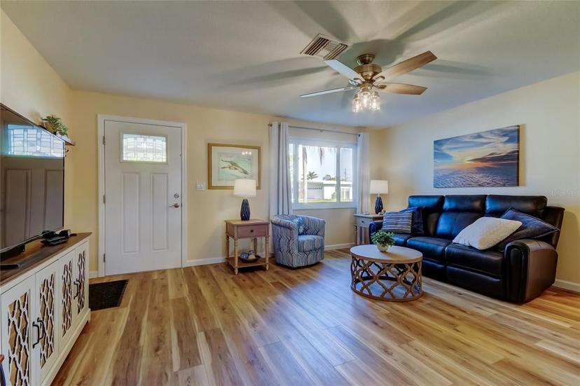 Picture of 2131 Cedar Drive, Dunedin FL 34698