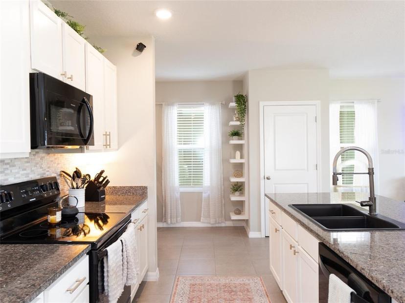 Picture of 4907 Wedgeleaf Way, Palmetto FL 34221
