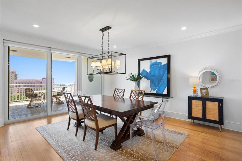 Picture of 700 Beach Drive E Unit PH 2, St Petersburg FL 33701