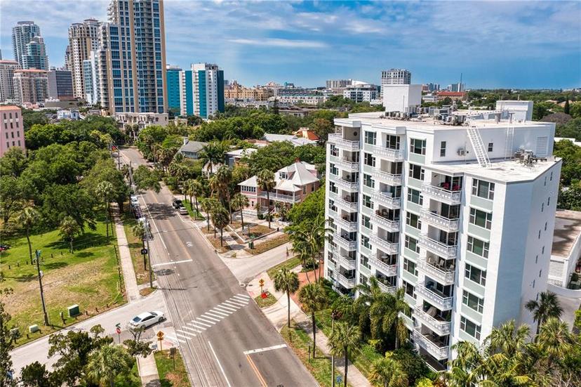 Picture of 700 Beach Drive E Unit PH 2, St Petersburg FL 33701