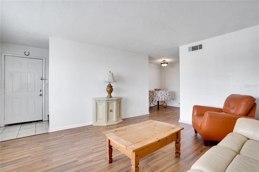 Picture of 9001 Tudor Drive Unit H210, Tampa FL 33615