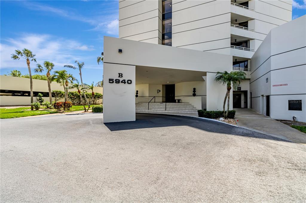 Picture of 5940 Pelican Bay Plaza S Unit 504, Gulfport, FL 33707